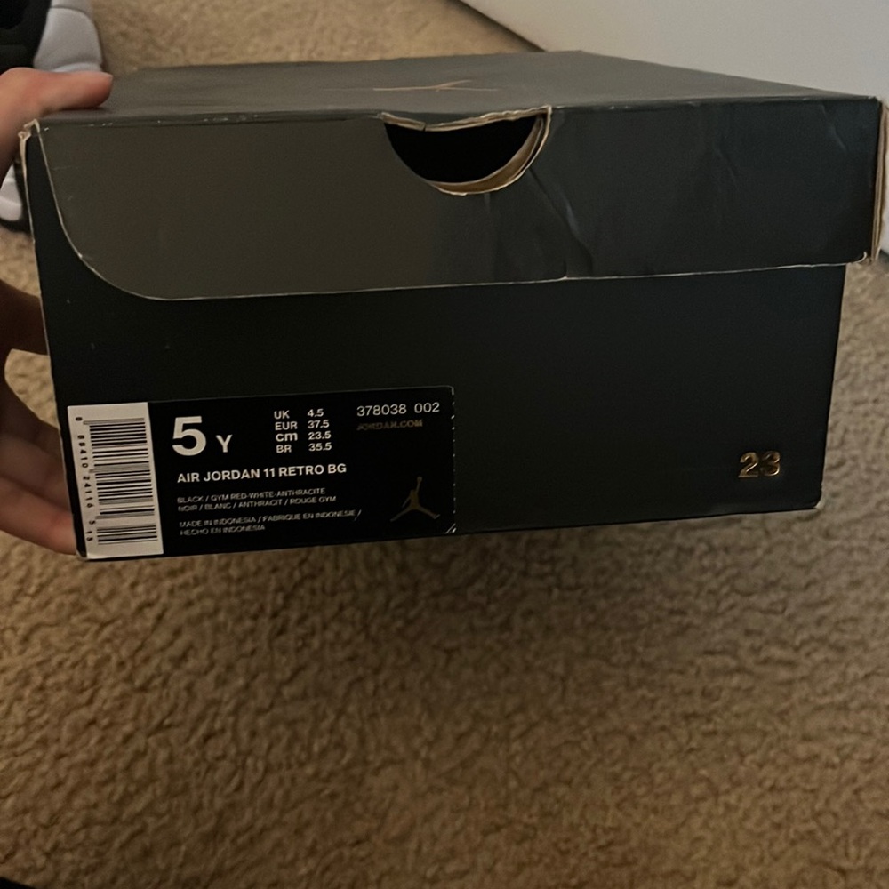 they are really nice they are jordan’s they are just a little creased